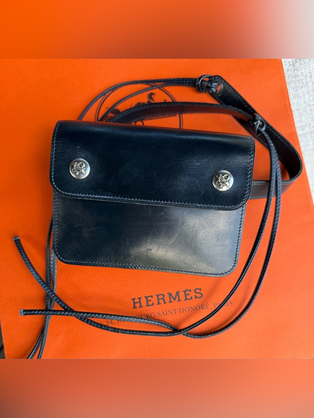 RARE HERMÈS VINTAGE NAVY BOX CALFSKIN BELT POCHETTE from 1985